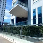 Foster Yacht Puerto Suites